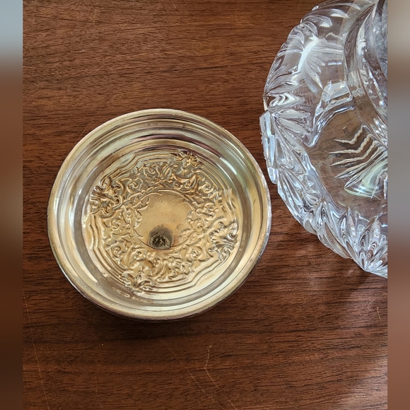 Antique cut crystal jar with sterling silver lid - Picture 7 of 8